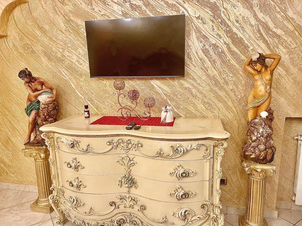 Gold Luxury Suite Home Roma Esterno foto